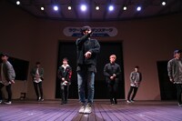 「New Album『INVISIBLE』発売記念フリーライブ」の様子。（提供：ポニーキャニオン）