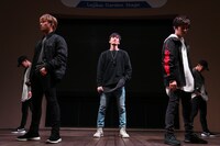 「New Album『INVISIBLE』発売記念フリーライブ」の様子。（提供：ポニーキャニオン）