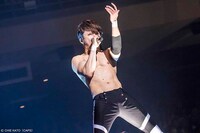 「T.M.R. LIVE REVOLUTION'16-'17 -Route 20-」日本武道館公演の様子。