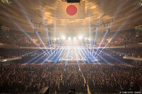 「T.M.R. LIVE REVOLUTION'16-'17 -Route 20-」日本武道館公演の様子。