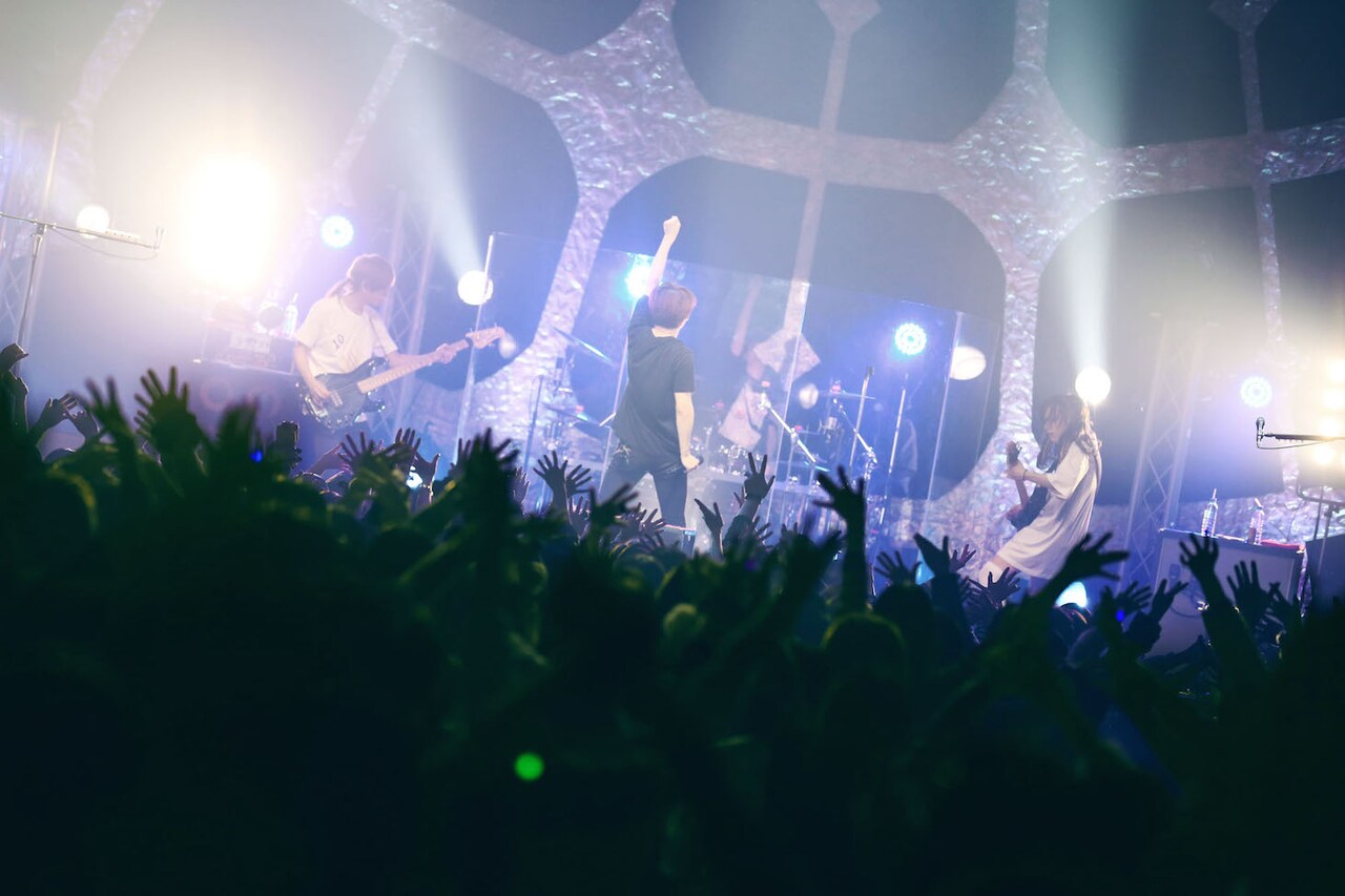 メガマソ、復活後初＆10周年アルバムは「天使崩壊」