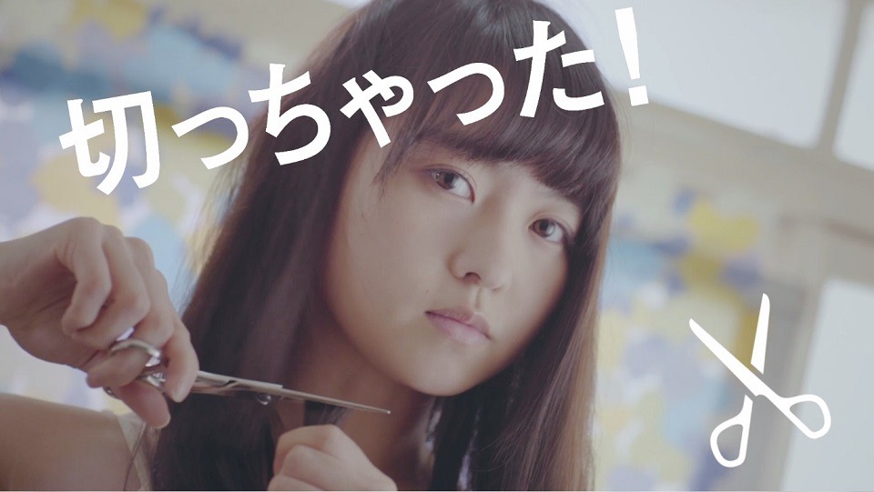 伊藤万理華の“個人PV”のワンシーン。