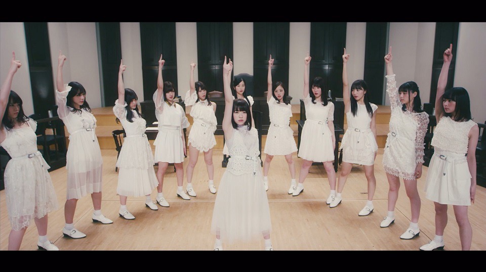 乃木坂46「風船は生きている」ミュージックビデオのワンシーン。