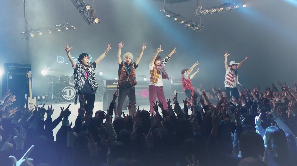 DISH//「JK//」MVのワンシーン。