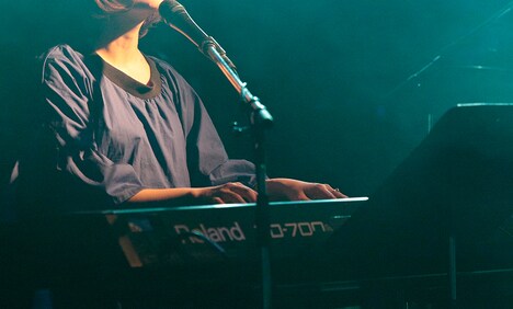 ラブリーサマーちゃん「LSC ～Lovely Spring, coming!～」東京・渋谷CLUB QUATTRO公演の様子。（写真提供：ビクターエンタテインメント）