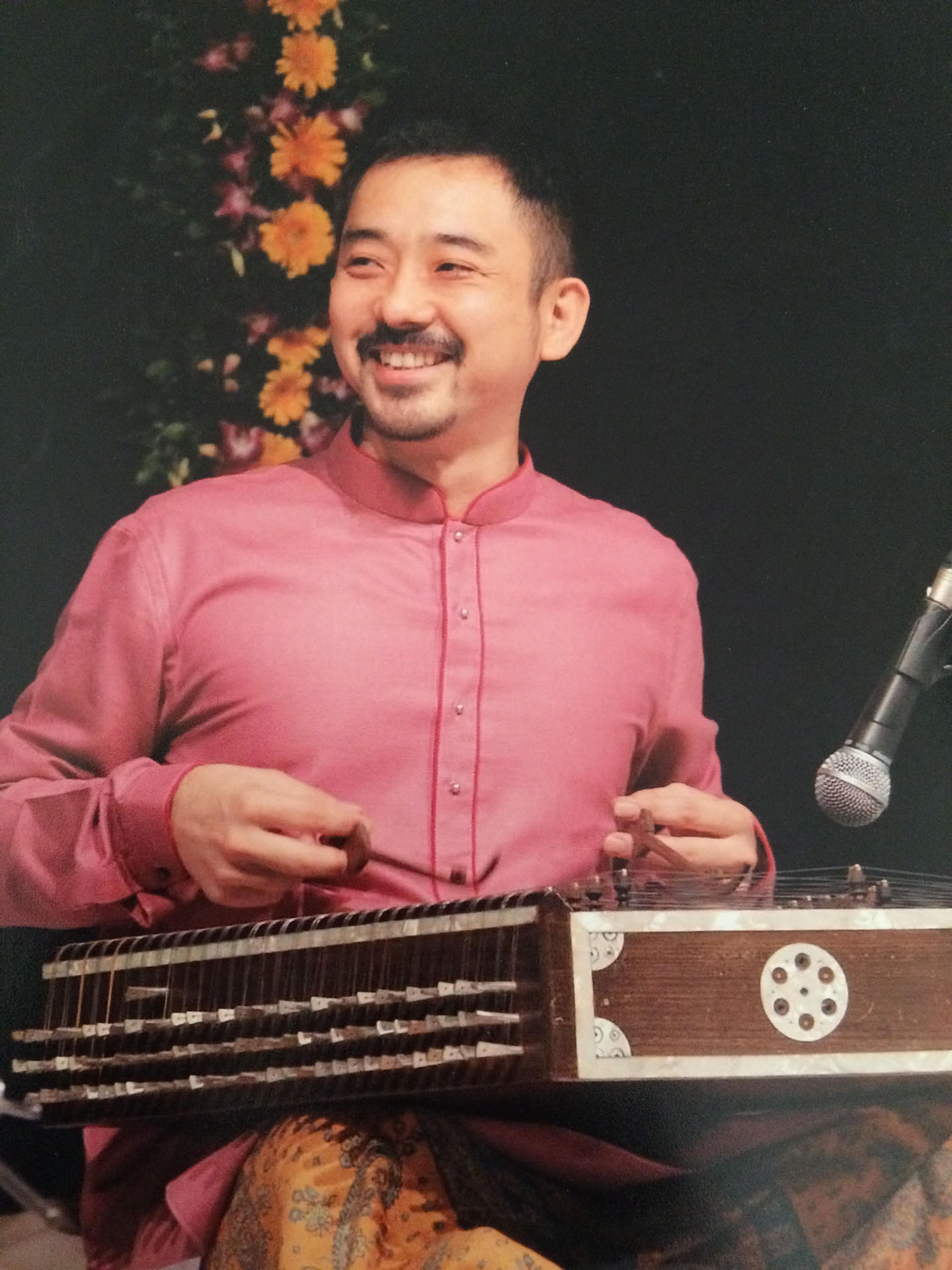 新井孝弘
