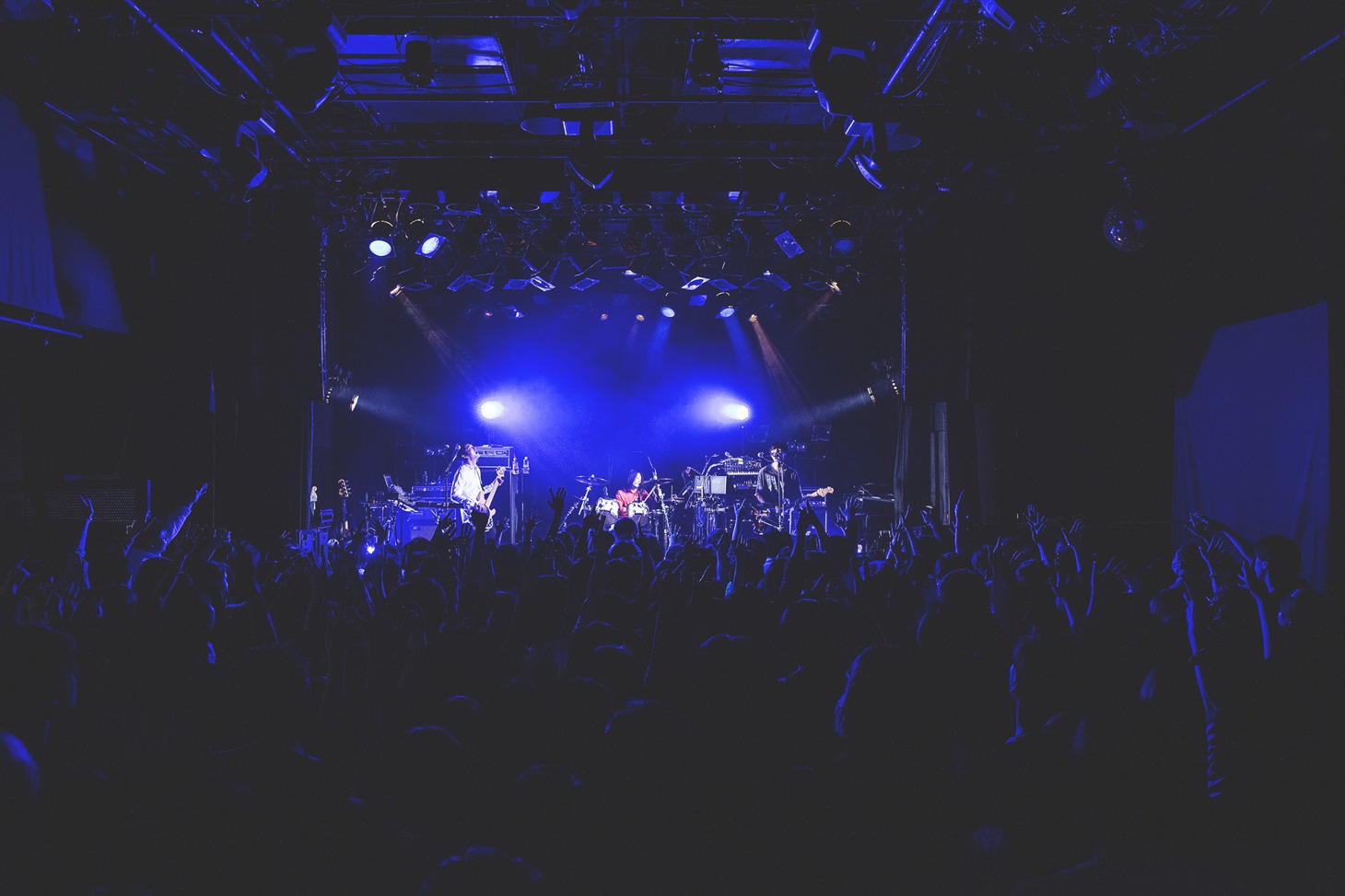 「avengers in sci-fi “14 Years Later Tour”」東京・UNIT公演の様子。（Photo by Hiroaki Kuwabara）