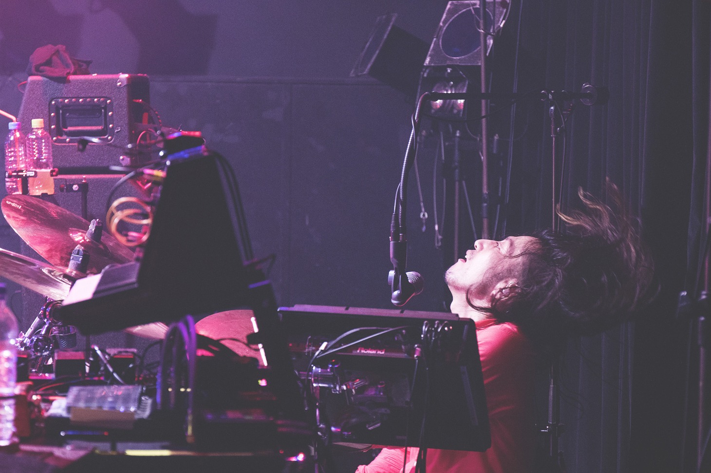 長谷川正法（Dr, Cho）（Photo by Hiroaki Kuwabara）