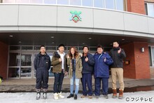 大黒摩季（左から3人目）