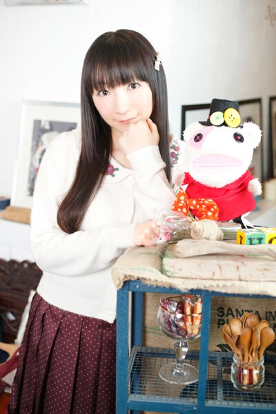 ほっちゃんが仲良し声優とガールズトーク「おかしなティーパーティー」