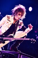 REITA（B）（写真提供：Sony Music Records）
