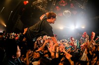 田邊駿一（BLUE ENCOUNT）（photo by Viola Kam［V‘z Twinkle］）