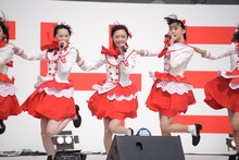 2回目の「青春時計」を披露するNGT48。