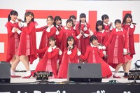 メジャーデビューシングル曲「青春時計」を披露するNGT48。