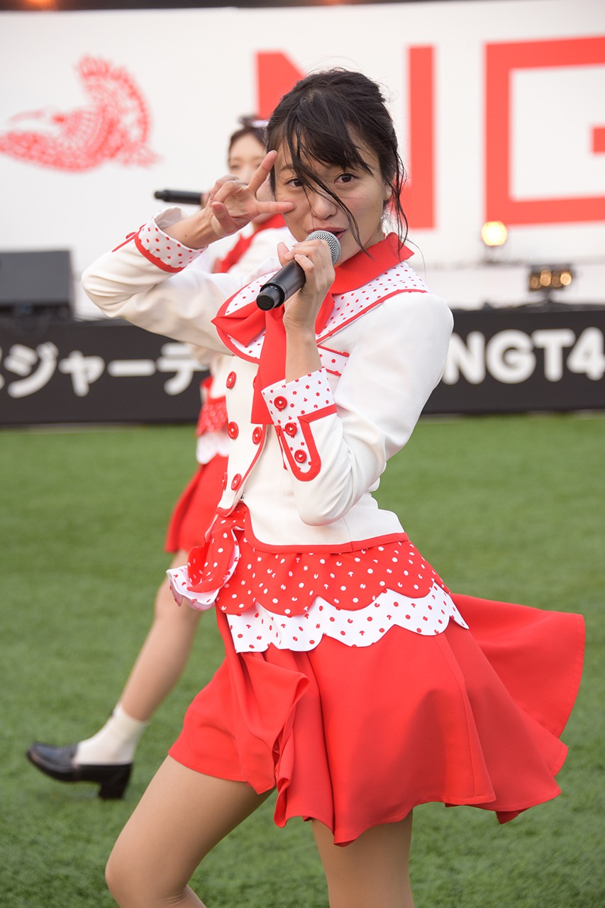 北原里英