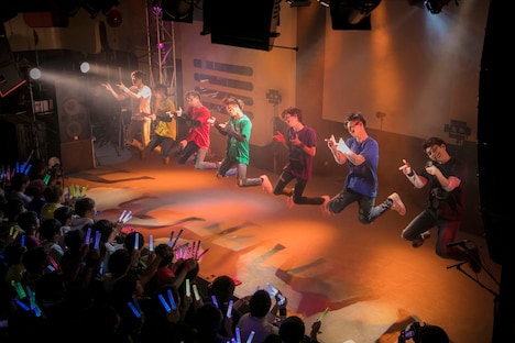 超特急（撮影：米山三郎[SignaL]）