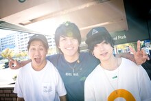 BACK LIFT。左が深谷'YU-PON'雄基（G, Cho）。