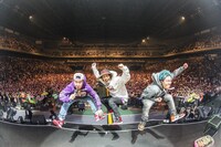 WANIMA「JUICE UP!! TOUR FINAL」の様子。（撮影：瀧本JON...行秀）