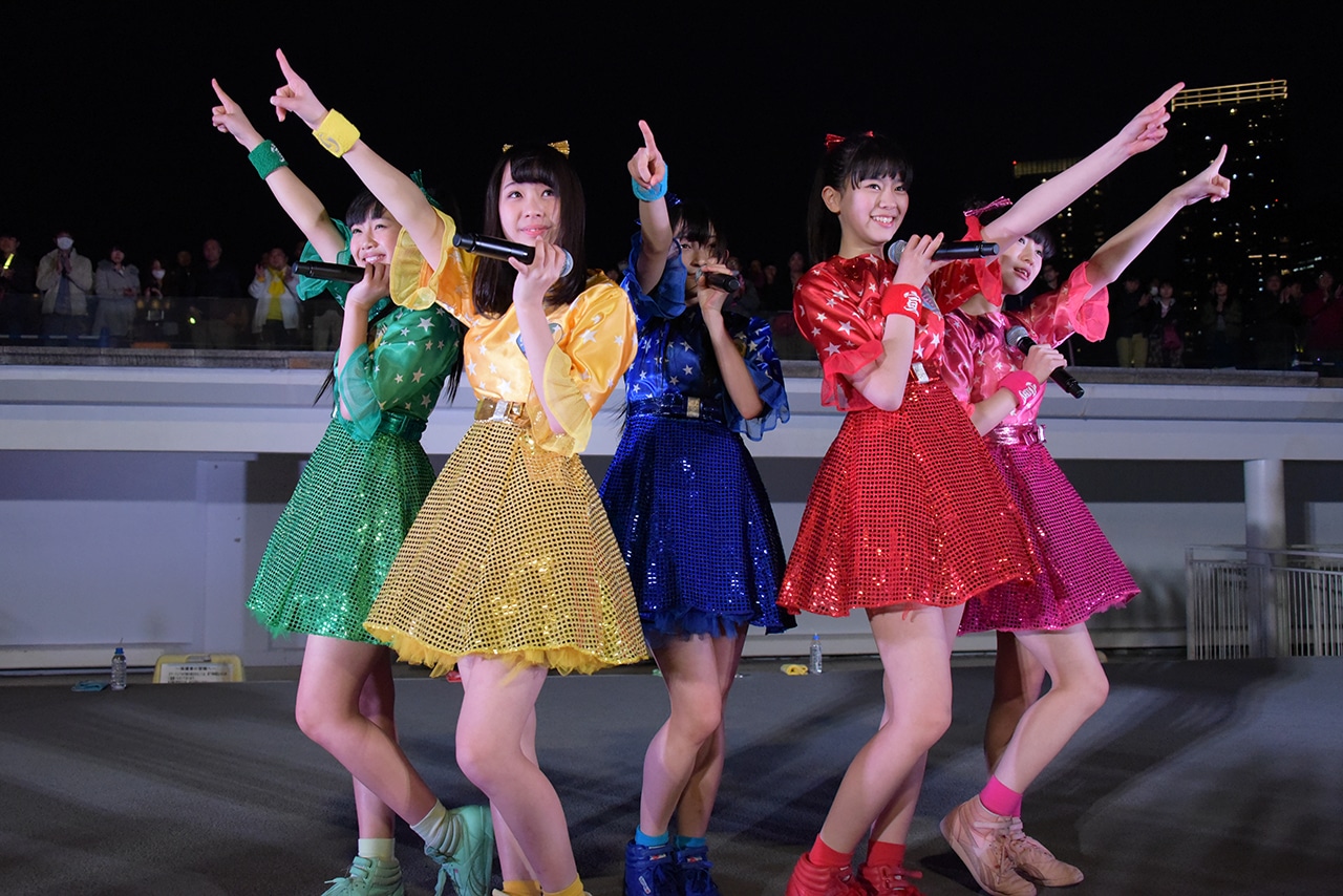 ときめき▽宣伝部「ときめき▽宣伝部～ときめき▽イエロー　永坂真心ラストライブ～」ららぽーと豊洲シーサイドデッキ メインステージ公演の様子。