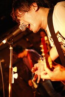 yoshiyuki suzuki（INFOG / Vo, G）（Photo by Miki Anzai）