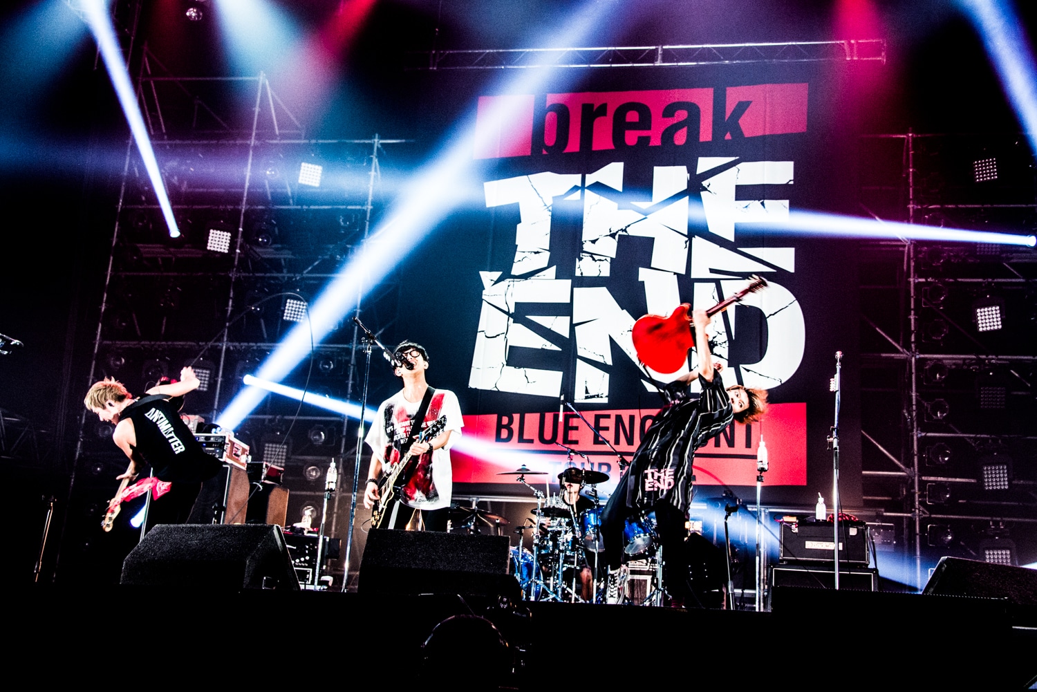 なんだこの景色は！」BLUE ENCOUNT初の幕張ワンマンに1万人熱狂 - 音楽