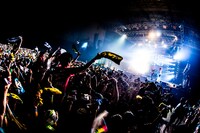 「TOUR 2017 break "THE END"」幕張メッセ国際展示場公演の様子。（撮影：浜野カズシ）