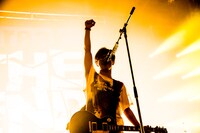 田邊駿一（Vo, G）（撮影：浜野カズシ）