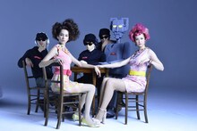 左から水原希子、TOWA TEI、水原佑果。