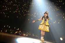 「泣いてなんかいないよ」を歌う伊藤千由李。