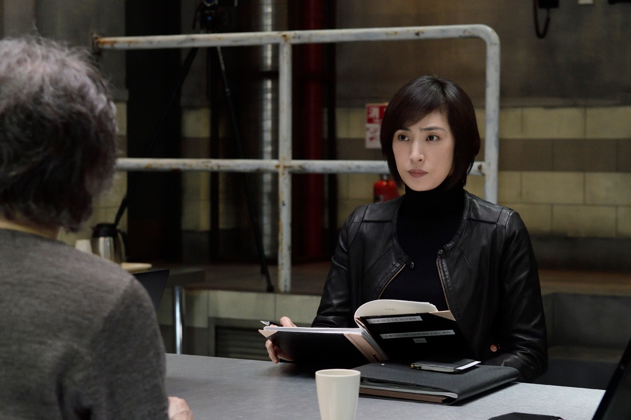 ドラマ「緊急取調室」のワンシーン。（写真提供：EMI Records）