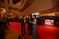 取材中のYOSHIKI。