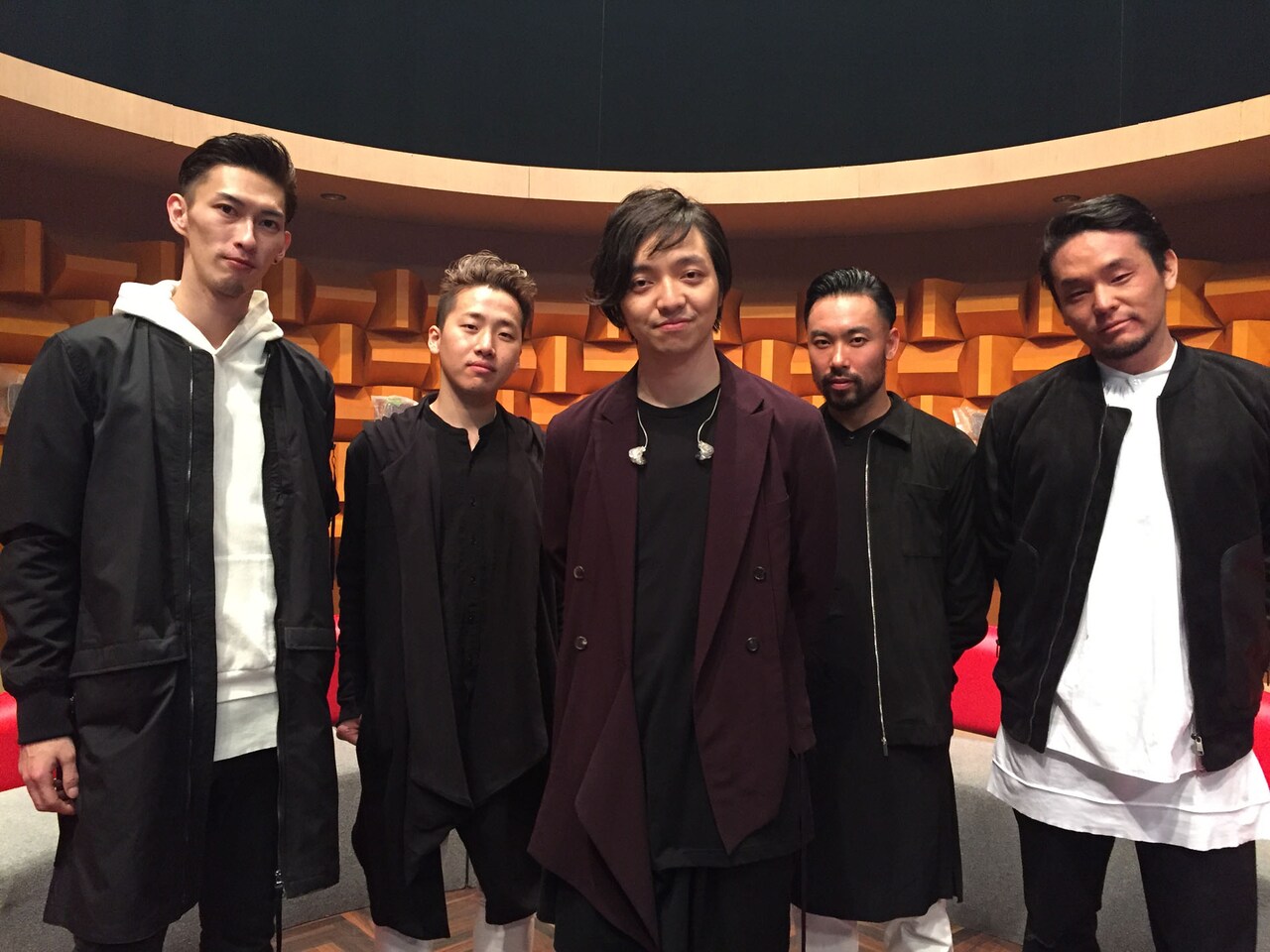 「バズリズム」で三浦大知が高難易度シンクロダンス