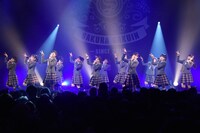 さくら学院「The Road to Graduation 2016 ～放課後アンソロジー レッツ スタンディング～」TSUTAYA O-EAST公演の様子。