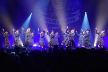 さくら学院「The Road to Graduation 2016 ～放課後アンソロジー レッツ スタンディング～」TSUTAYA O-EAST公演の様子。
