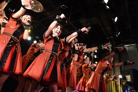 「アイカLet's 東名阪ツアー2017 ～アイに行くよ！力いっぱい歌っておドル！みんなで一緒に盛り上ガレッジ～」の様子。