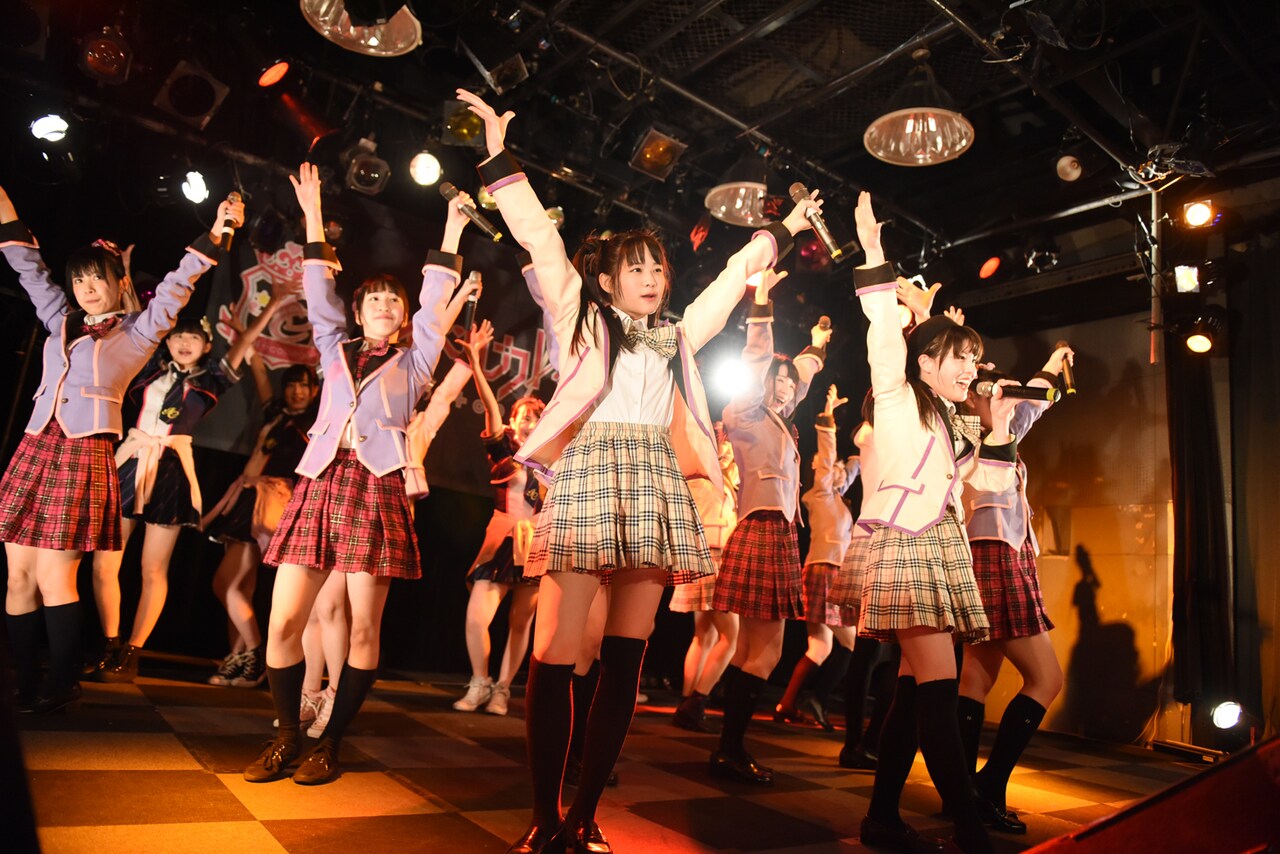 「アイカLet's 東名阪ツアー2017 ～アイに行くよ！力いっぱい歌っておドル！みんなで一緒に盛り上ガレッジ～」の様子。