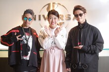 左からDJ KATSU、横澤夏子、TOC。