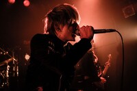 片桐航（Vo, G）（撮影：佐藤祐介）