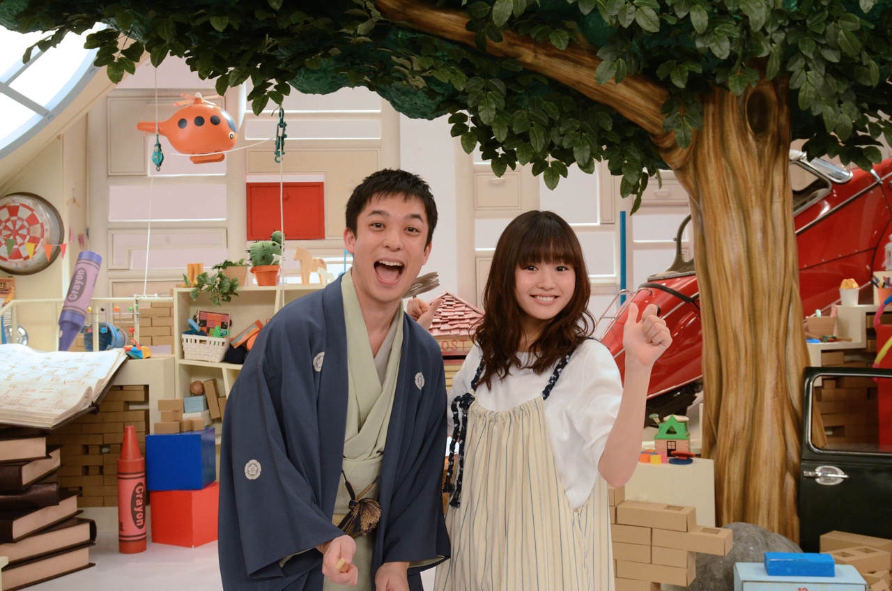 左から春風亭昇々、藤原さくら。