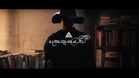 amazarashi「つじつま合わせに生まれた僕等（2017）」ミュージックビデオのワンシーン。