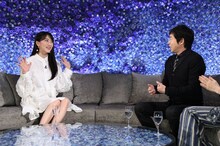 左から知英、今田耕司。(c)日本テレビ