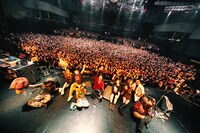 打首獄門同好会「やんごとなきツアー」最終公演の様子。（撮影：新倉映見）