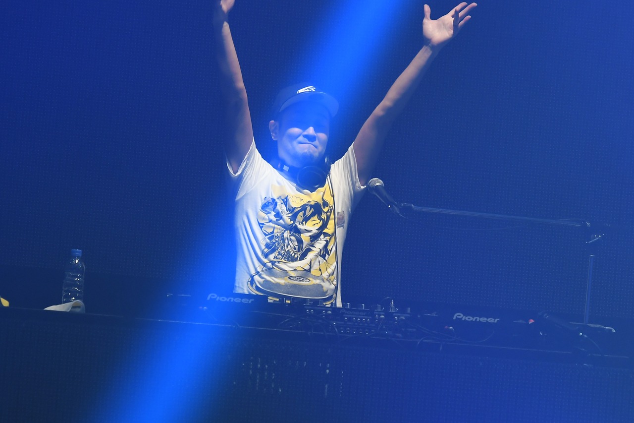 dj TAKA