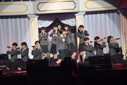 さくら学院「The Road to Graduation 2016 Final ～さくら学院 2016年度 卒業～」の様子。