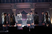 さくら学院「The Road to Graduation 2016 Final ～さくら学院 2016年度 卒業～」の様子。