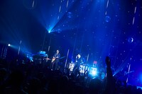 吉田山田「Over The Rainbowツアー～有明 コズミックダンスホール」の様子。（撮影：岩崎真子）