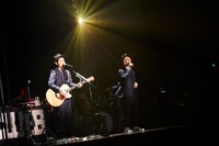 吉田山田「Over The Rainbowツアー～有明 コズミックダンスホール」の様子。（撮影：岩崎真子）