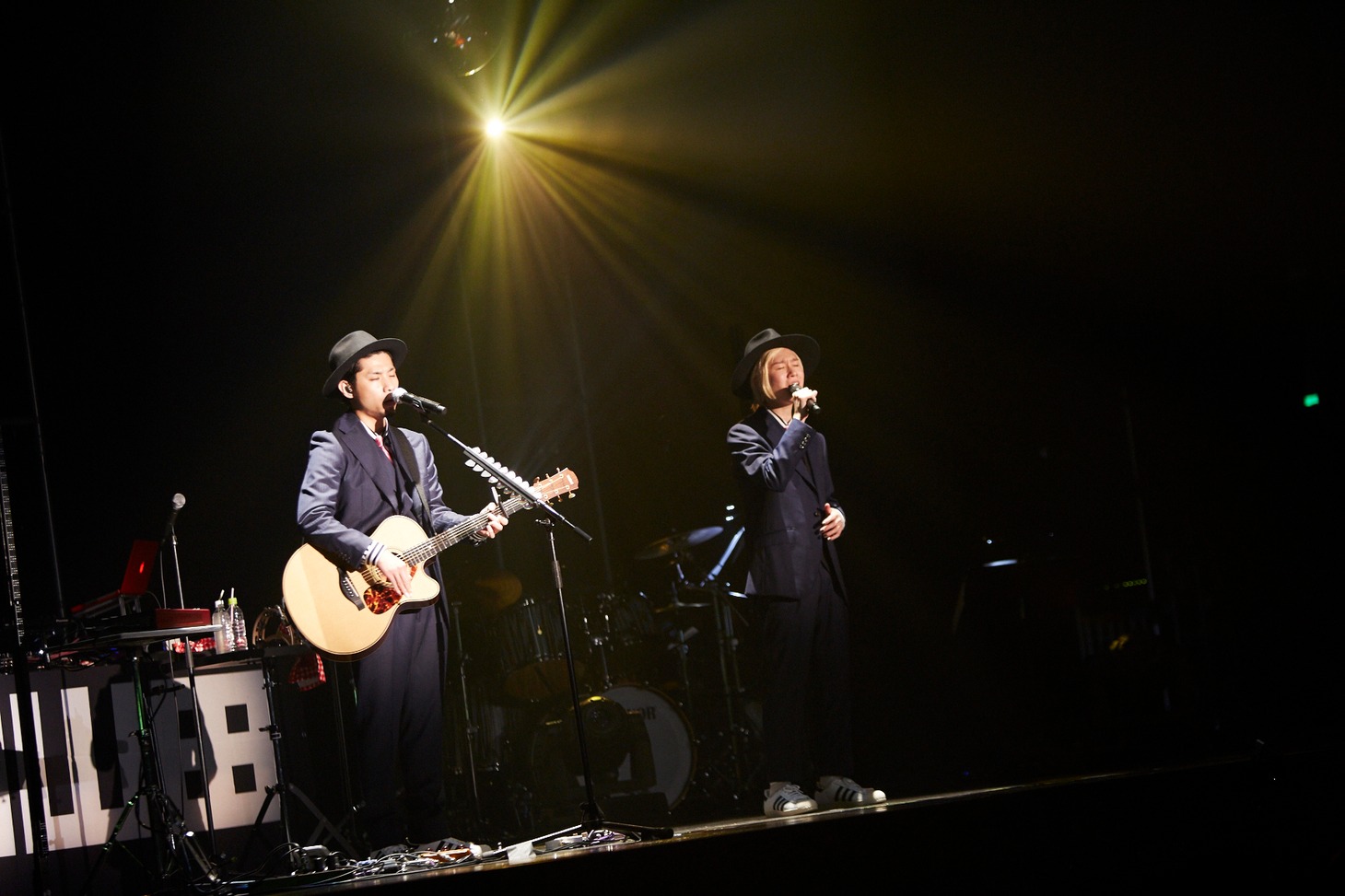 吉田山田「Over The Rainbowツアー～有明 コズミックダンスホール」の様子。（撮影：岩崎真子）