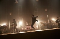 吉田山田「Over The Rainbowツアー～有明 コズミックダンスホール」の様子。（撮影：岩崎真子）