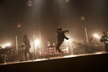 吉田山田「Over The Rainbowツアー～有明 コズミックダンスホール」の様子。（撮影：岩崎真子）